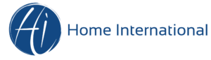 Logo avec un « H » et un « I » stylisés dans un cercle bleu, à côté du texte « Home International », complété par des motifs muraux épurés.