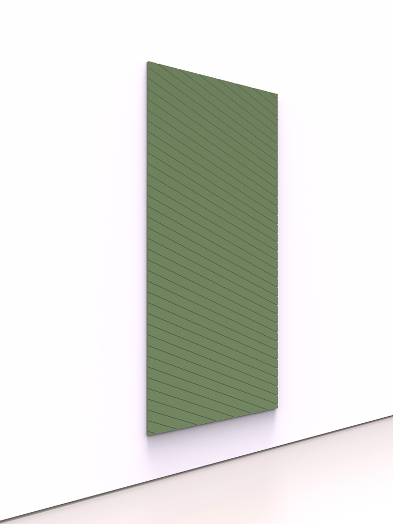 Un panneau rectangulaire vert aux lignes diagonales, élégamment monté sur un mur blanc, ajoute une touche de design raffiné à l'espace.