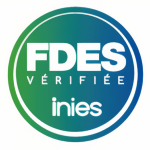 Logo circulaire comportant « FDES Vérifiée » et « inies » sur un superbe fond dégradé vert à bleu, présentant un design élégant qui résonne à la fois avec les éléments de plafond et muraux.